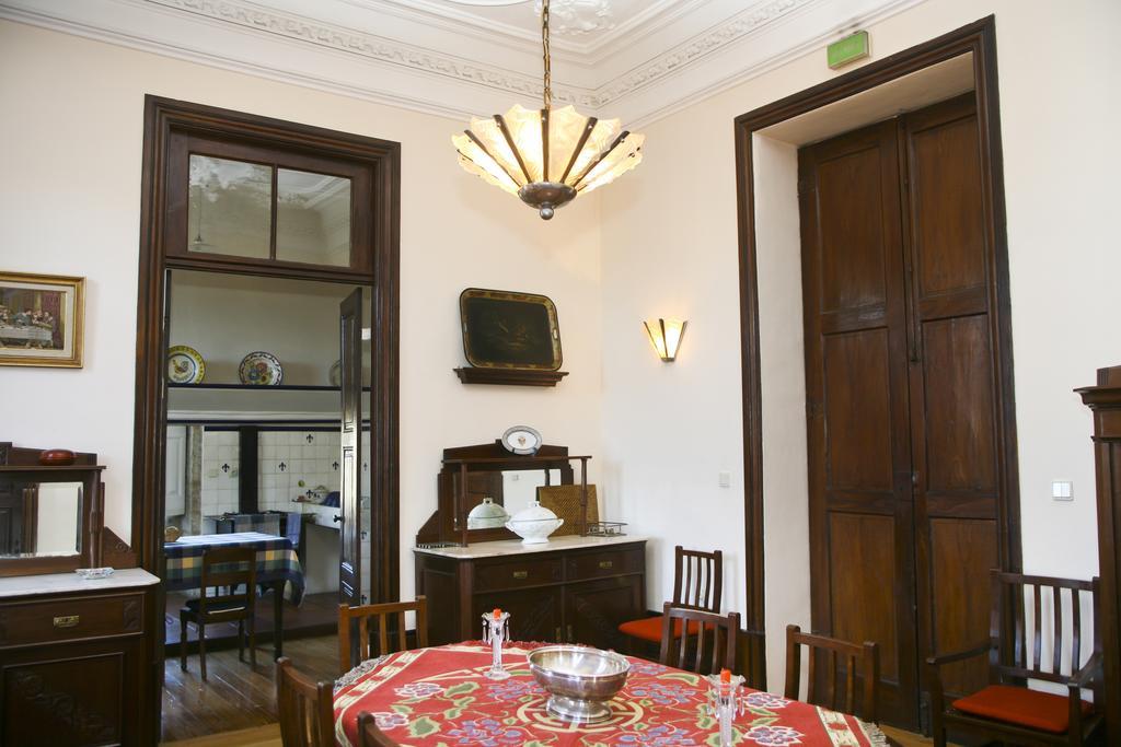 Couette-café Estrebuela House *